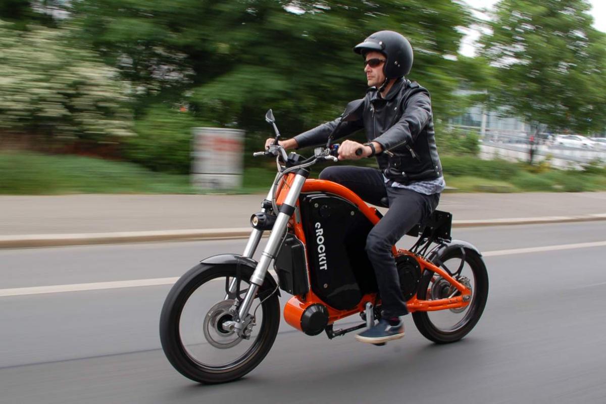 Pedal and electric powered motorbike leaves us stumped
