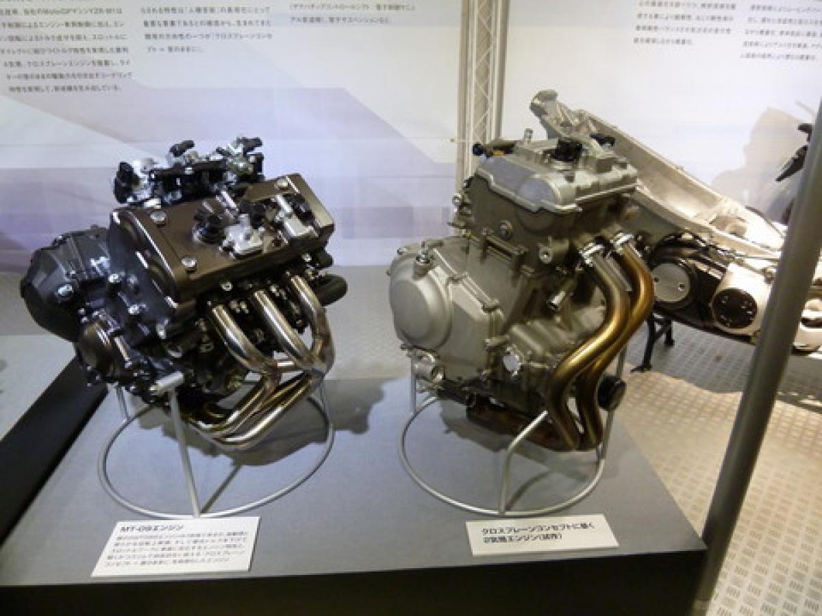 yamaha r1 crossplane engine