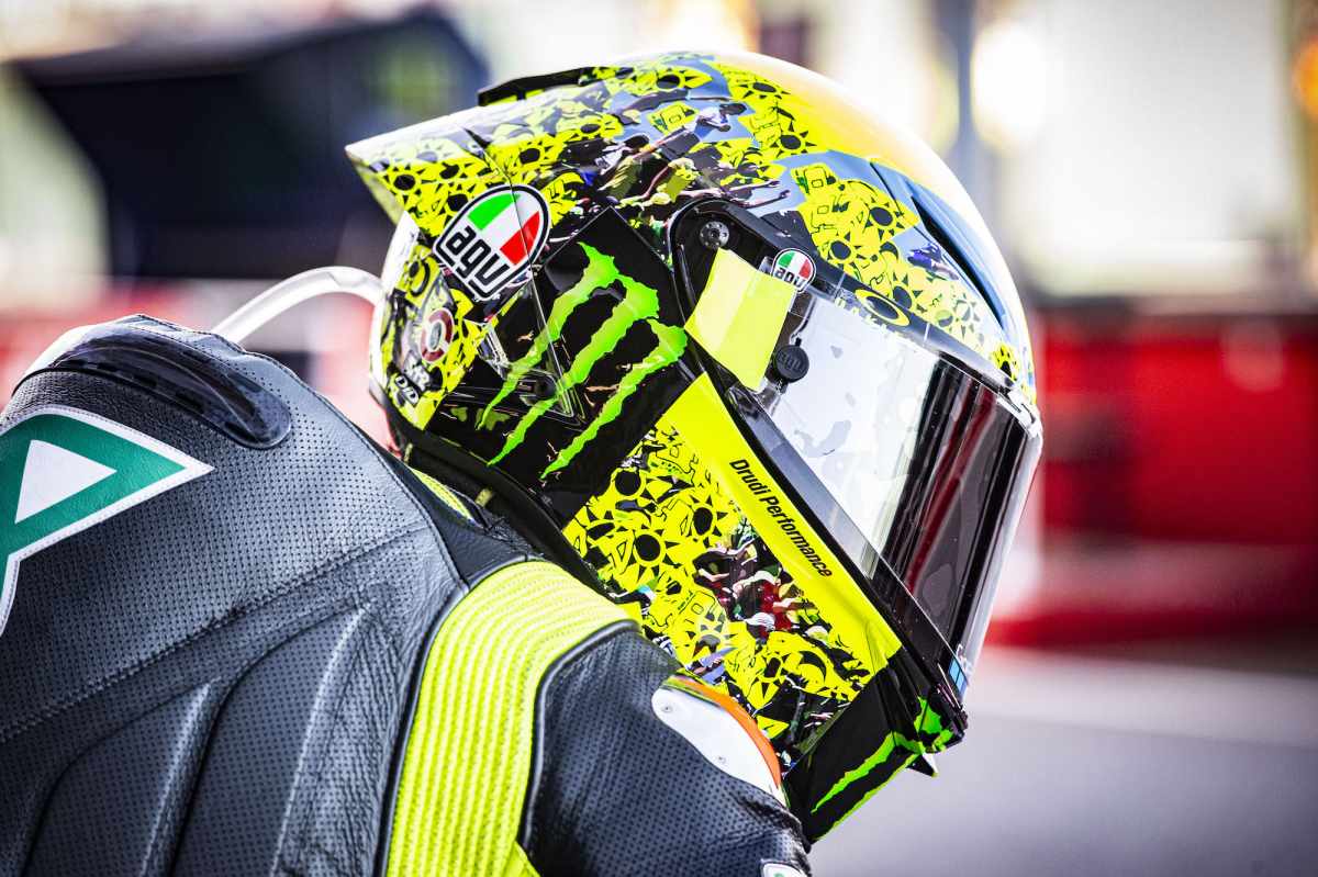 MM Artigos Imperdíveis - Valentino Rossi pode ganhar em 2017? - de Mat  Oxley para Motor Sport Magazine, Blog Mundo Moto