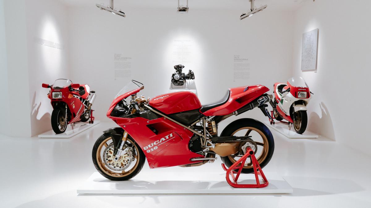 Is This The Most Important Ducati 916 In Existence Visordown