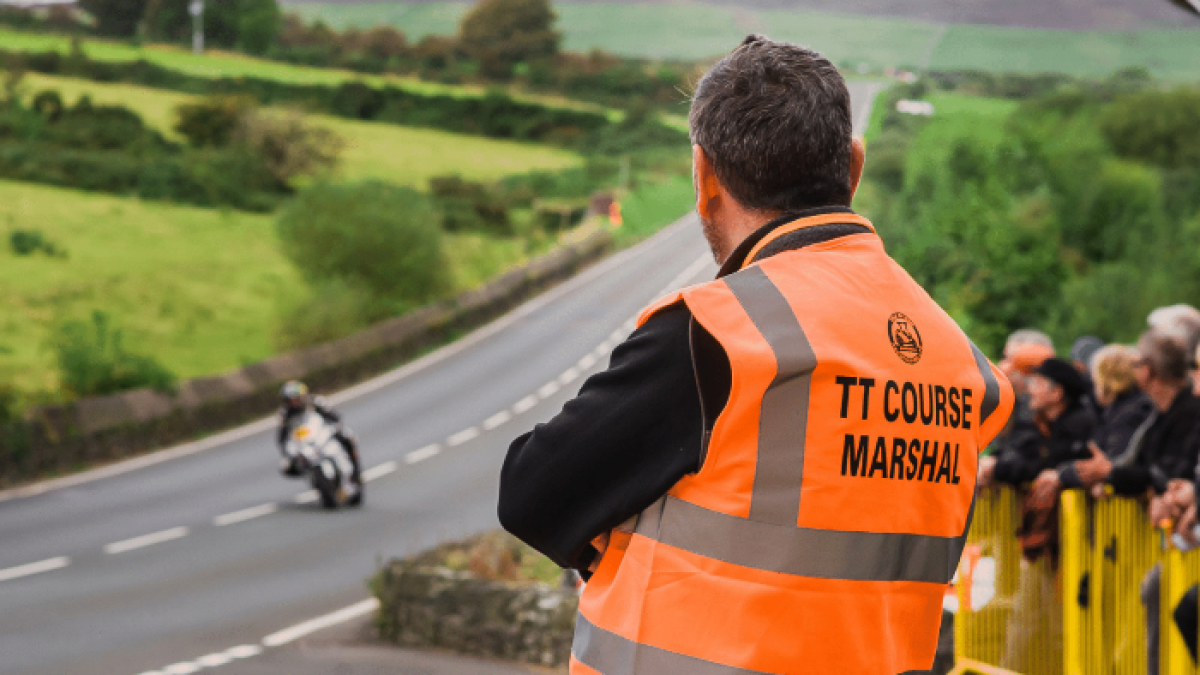 Marshal sign-on opens for 2023 Isle of Man TT races | Visordown