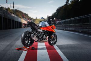 2025 KTM 1390 SUPER DUKE GT