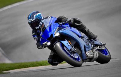 2022 Yamaha R1.jpg