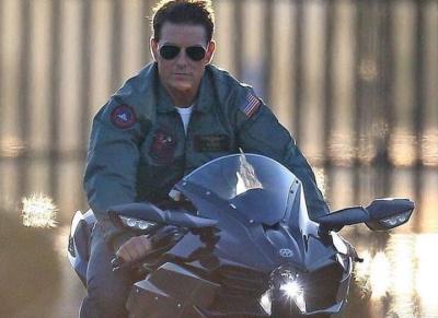 Tom-Cruise-Kawaski-H2