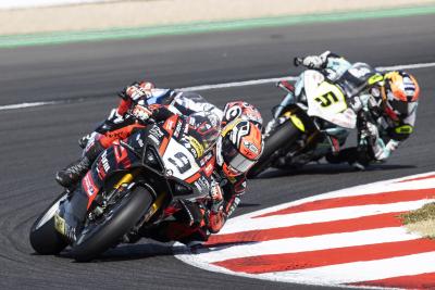 Danilo Petrucci leads Scott Redding, Philipp Oettl, 2023 French WorldSBK. - Gold and Goose