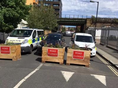 Kennington road blocks