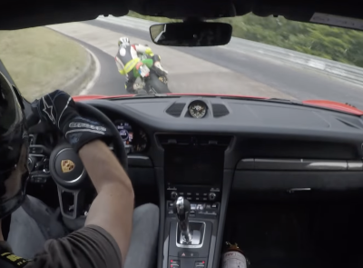 Porsche 911 GT3 vs Kawasaki ZX-10R