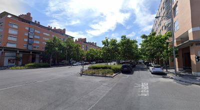 madrid street trial motorcycle lane