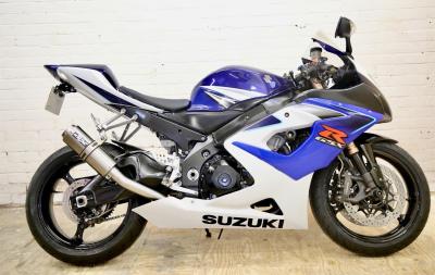 Suzuki GSX-R1000 K5 - side