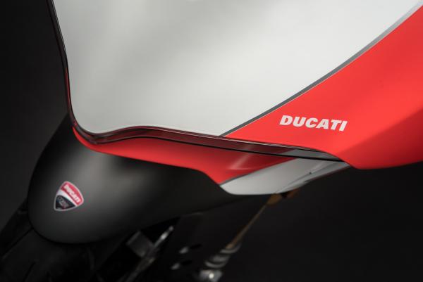 Ducati reveal special edition 959 Panigale Corse at EICMA