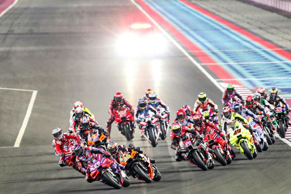 Jorge Martin leads 2024 MotoGP Qatar Sprint. - Gold and Goose