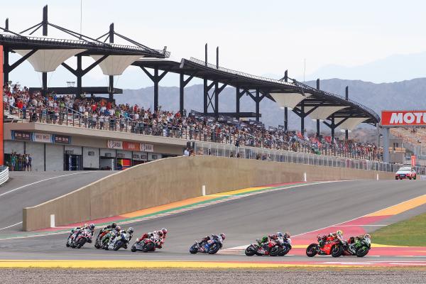 12_WorldSBK_2019_ARG_WorldSBK_Race_1_Start.jpg