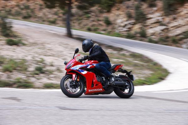 Honda CBR650R - riding
