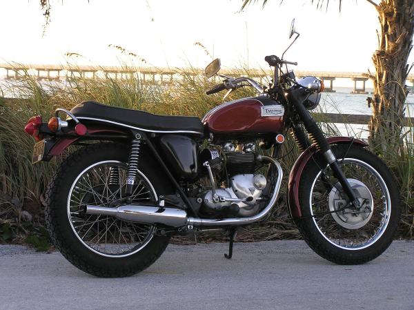 Triumph T100R Daytona