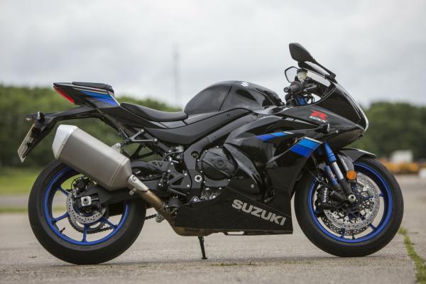 Superbike group test 2017: GSX-R1000R vs Fireblade vs R1 vs ZX-10R vs S1000RR