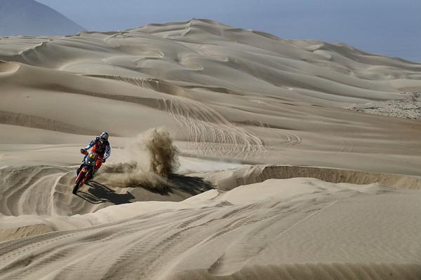 Honda's Joan Barreda breezes to first place finish in Dakar Stage 5