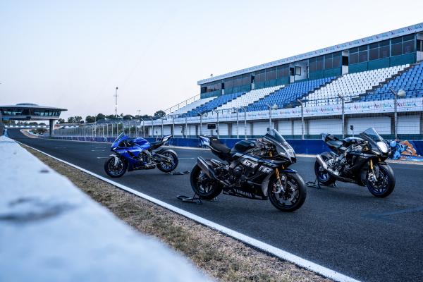 Yamaha YZF-R1 and YZF-R1M (2020) review