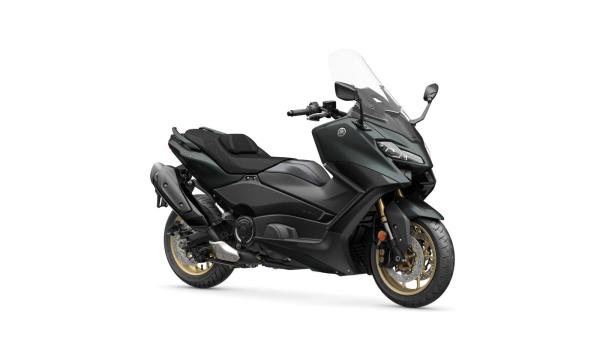 Updates to the Yamaha TMAX and TMAX Tech MAX sport scooters announced for 2022