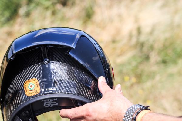 The moveable aerodynamic fins on the rear of the helmet