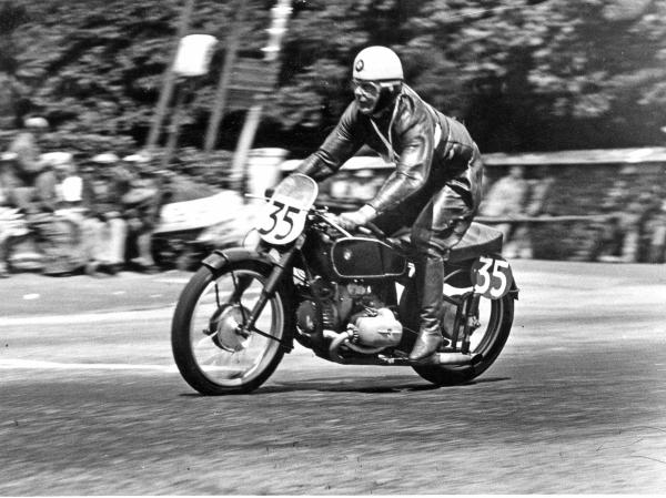 A BMW RS being raced in the 1930s