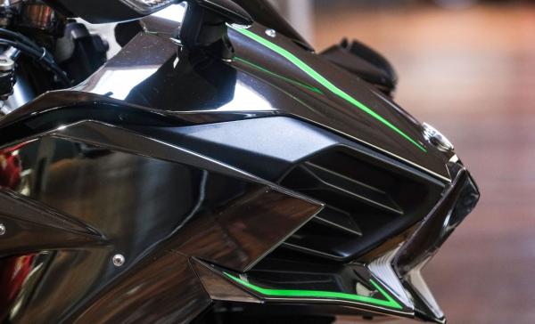 Kawasaki Ninja H2R Front