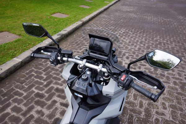 Honda X-ADV - cockpit