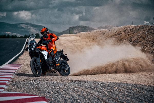 KTM 1390 Super Adventure S Evo kicking up dust