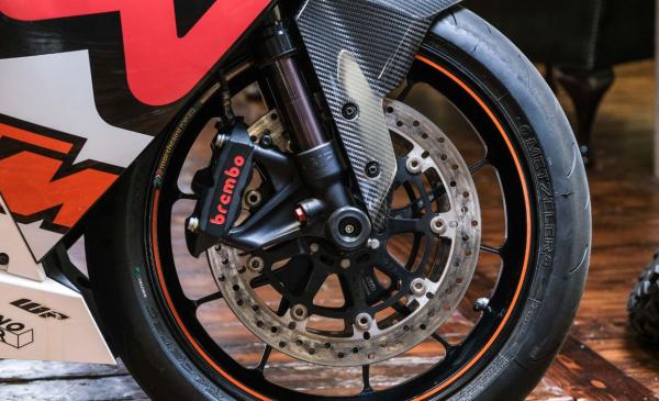 KTM RC8 Brembo brakes