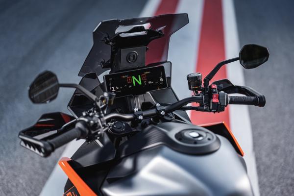 The H88 fitted to a 1390 Super Duke GT