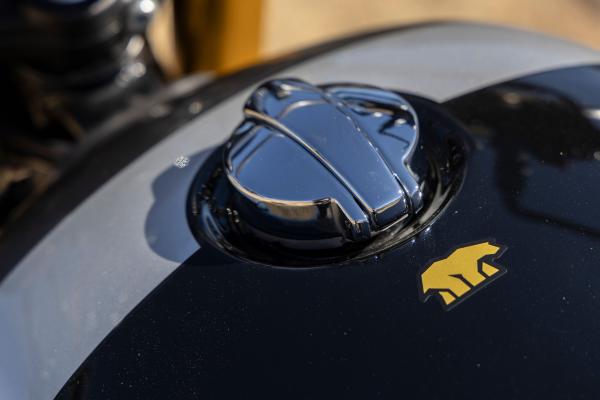 The Monza style fuel cap of the bike