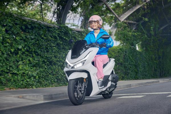 Honda PCX125 on the street