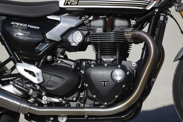 The 1200cc 103bhp engine is the same on both bikes