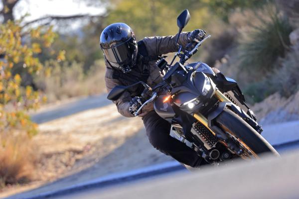 Cornering on the new CB1000 Hornet