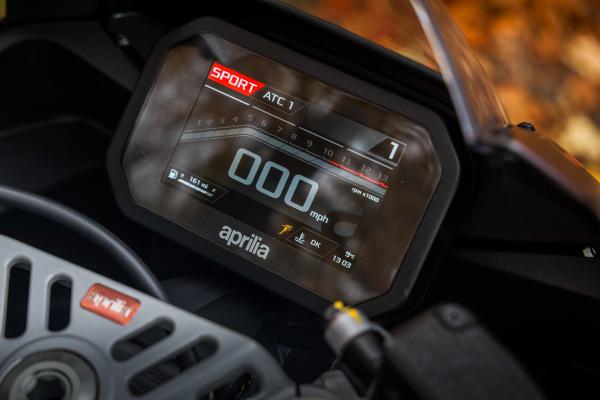 Aprilia RS457 - display 