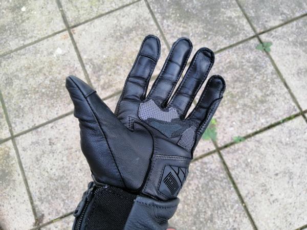 Rekurv gloves