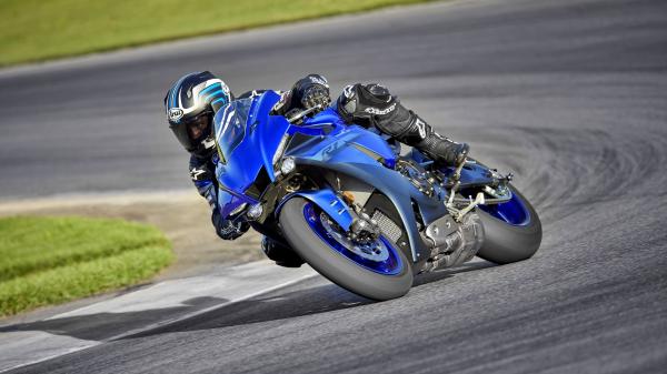 Yamaha R1 on track