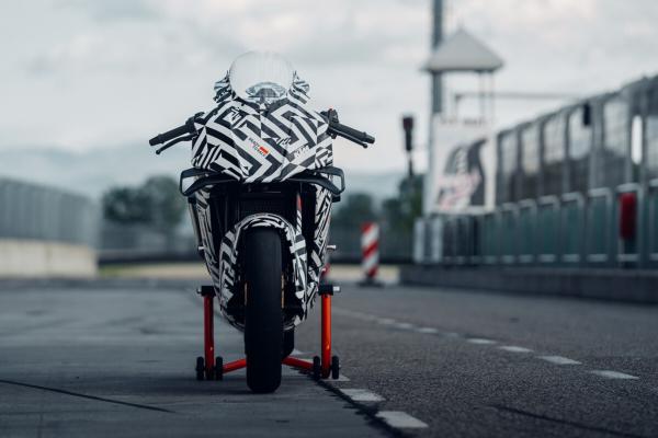 2025 KTM 990 RC R