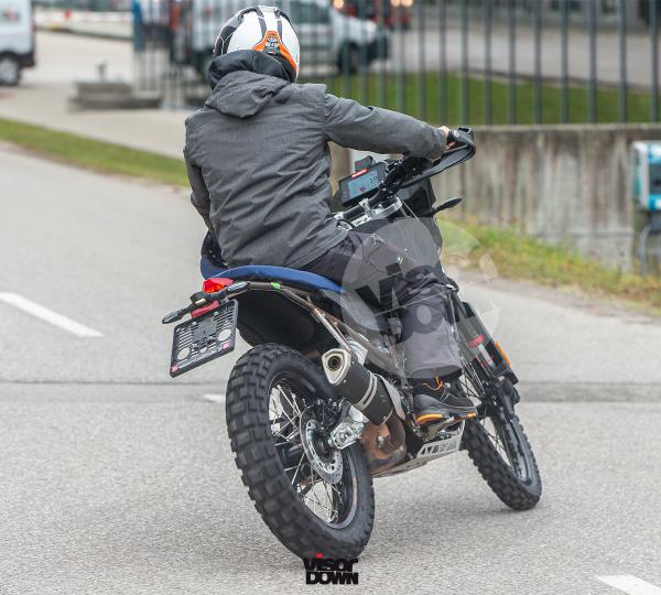 390-Enduro-Visordown-Spyshot 