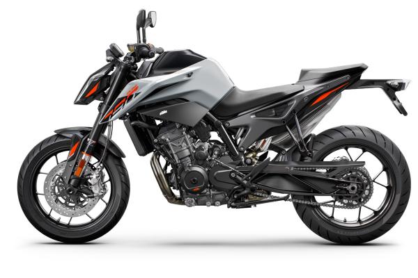 KTM 790 Duke 2022, grey/black, side shot.