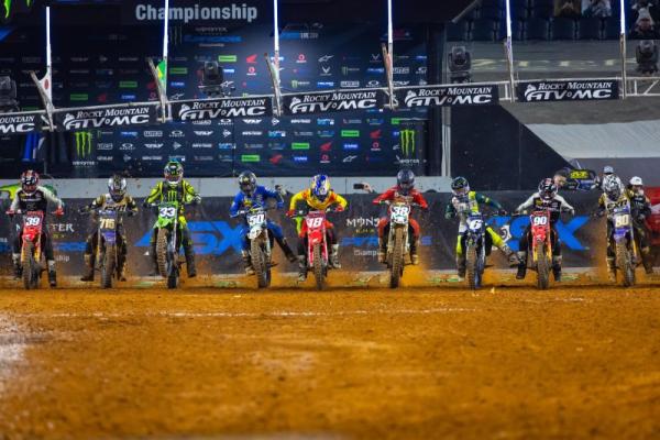 250SX East race start, 2022 Arlington Supercross. - Honda Racing Corporation.