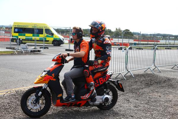 Oliveira, Zarco crash