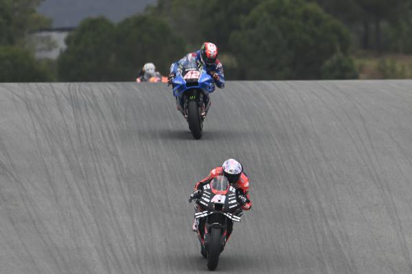 Alex Rins, Aleix Espargaro, 2022 Portuguese Grand Prix.