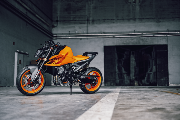 2024 KTM 990 Duke