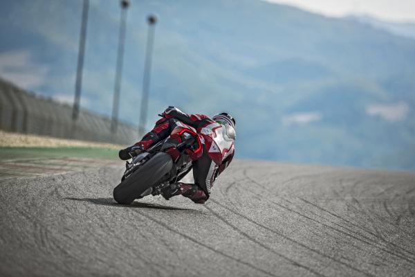 Ducati unveils Panigale V4 ahead of EICMA