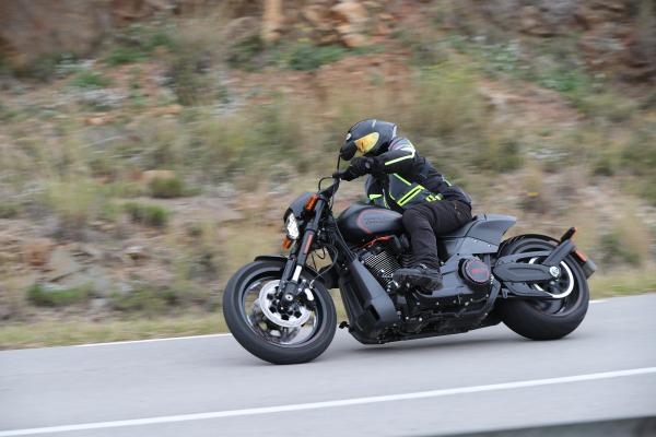 Harley-Davidson FXDR 2019 Review