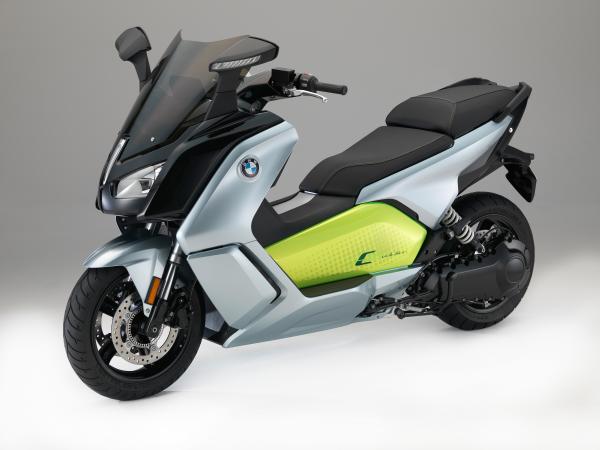 BMW’s electric scoot gets 100-mile range