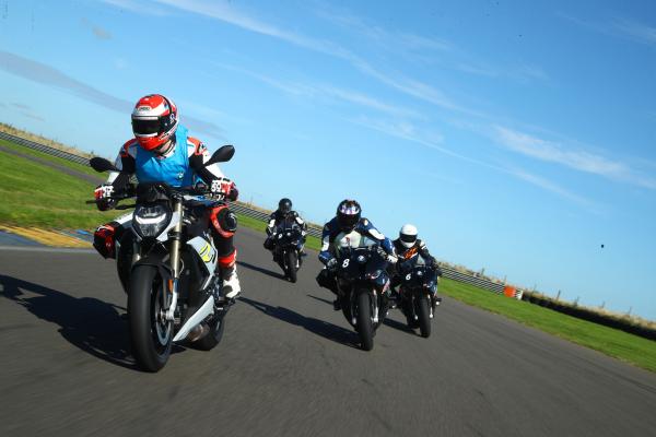 BMW Motorrad Performance Academy