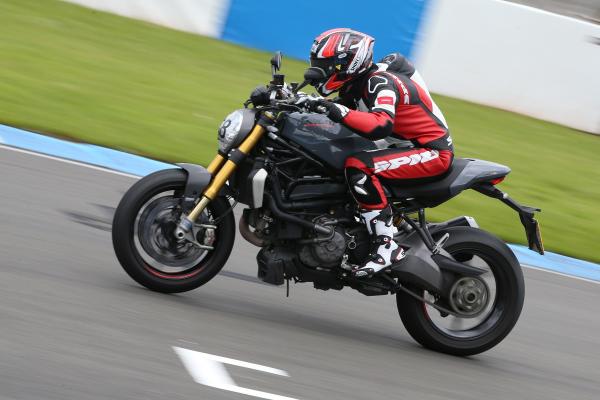 Ducati Monster 1200 S