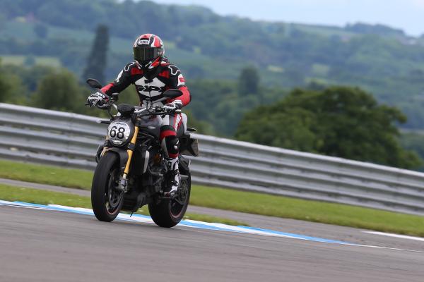 Ducati Monster 1200 S