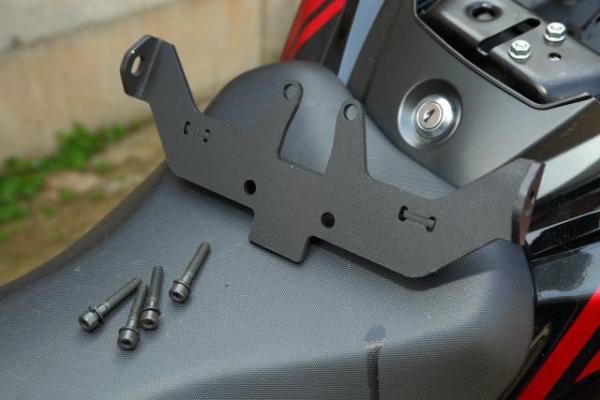 GSX-S750 Givi topbox fit 